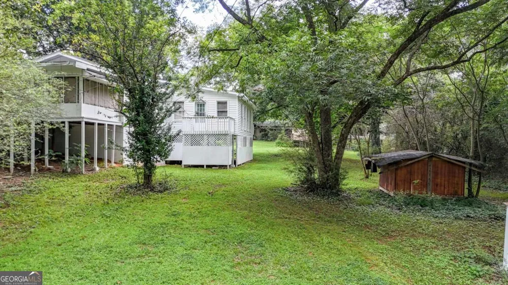 26 8th ST Emerson, GA 30137