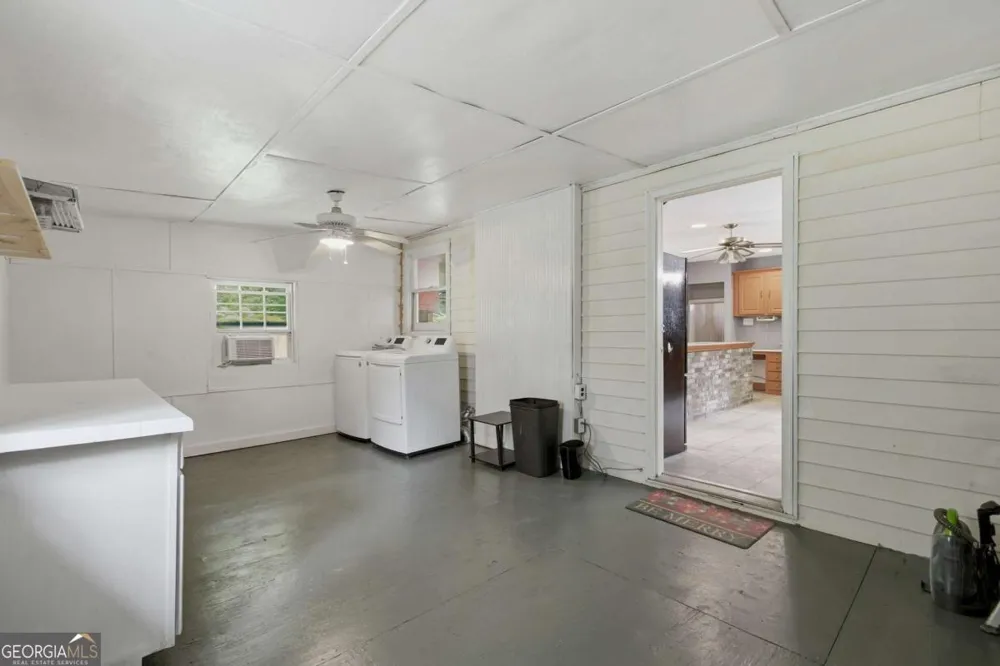 26 8th ST Emerson, GA 30137