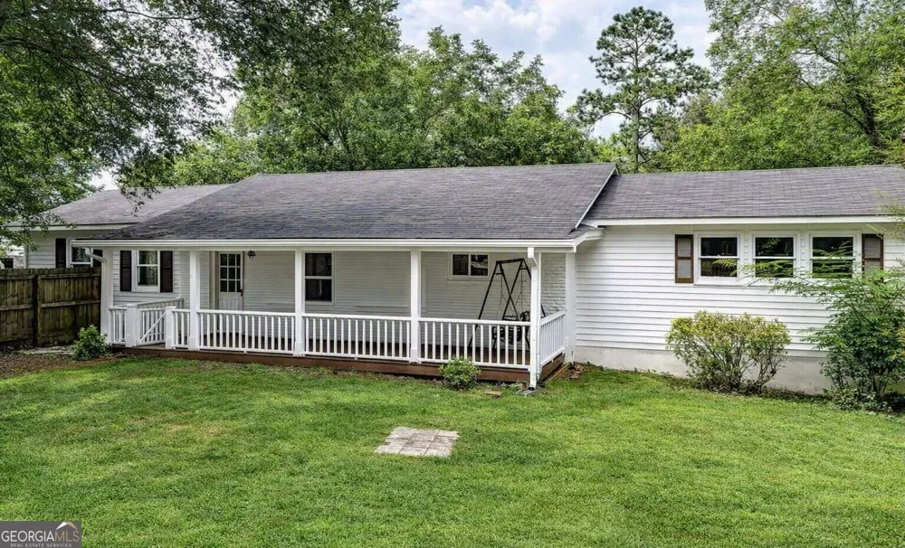 26 8th ST Emerson, GA 30137