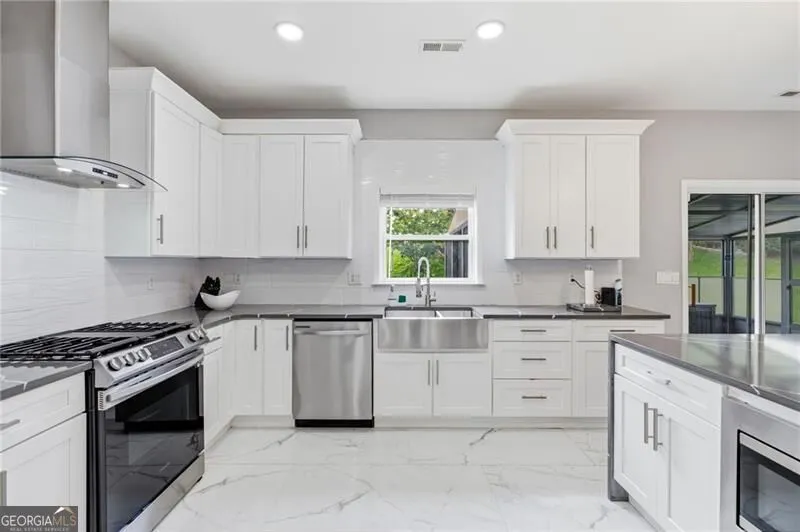 752 Key Largo PTE Auburn, GA 30011
