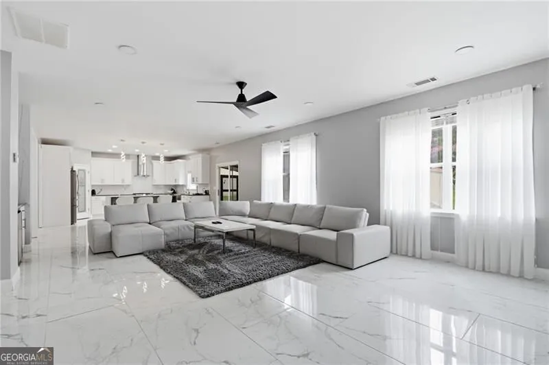 752 Key Largo PTE Auburn, GA 30011