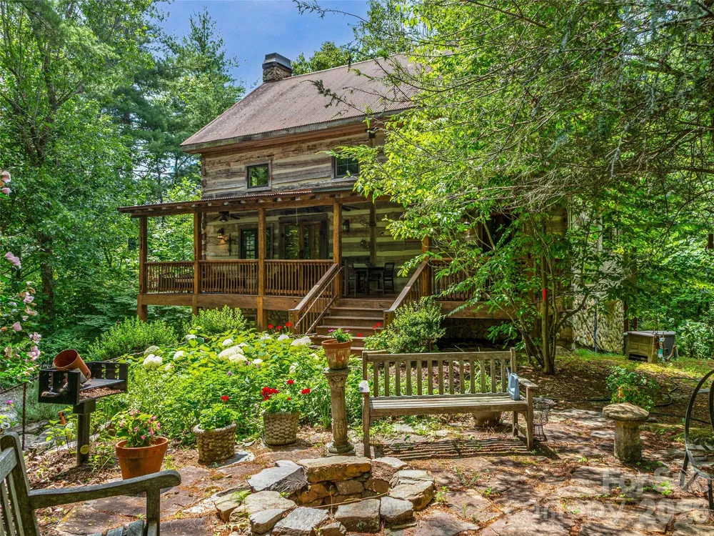69 Dogwood Branch Road Zirconia, NC 28790