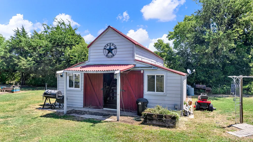 2403 State Hwy 78 S Farmersville, TX 75442