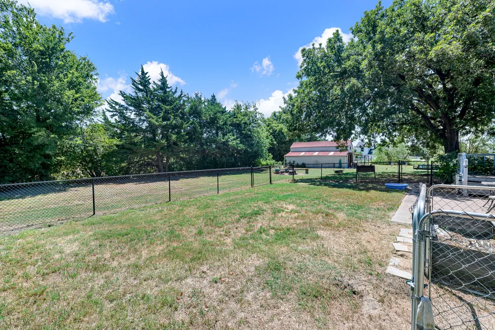 2403 State Hwy 78 S Farmersville, TX 75442