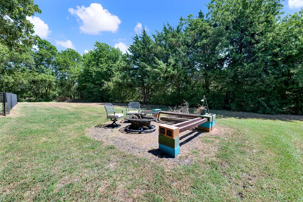 2403 State Hwy 78 S Farmersville, TX 75442