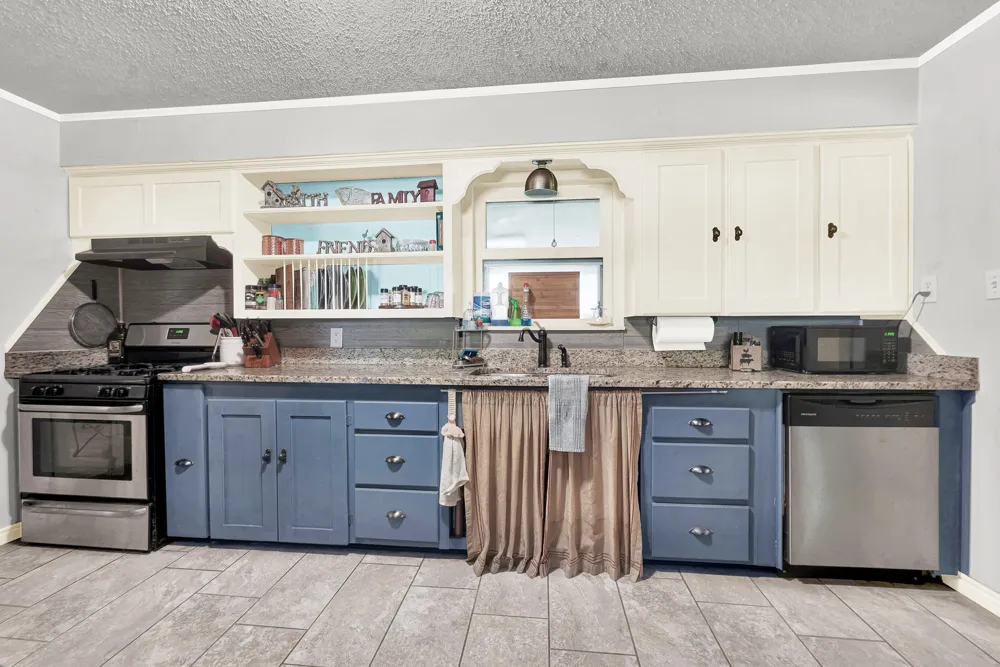 2403 State Hwy 78 S Farmersville, TX 75442