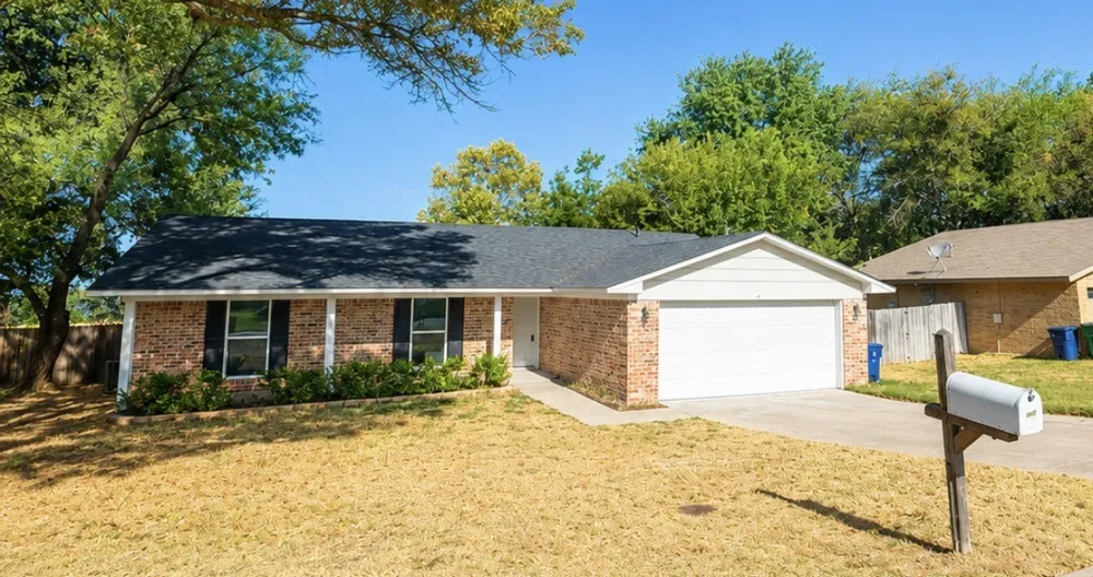 102 S Sendero Drive Decatur, TX 76234
