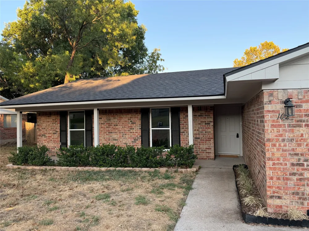 102 S Sendero Drive Decatur, TX 76234