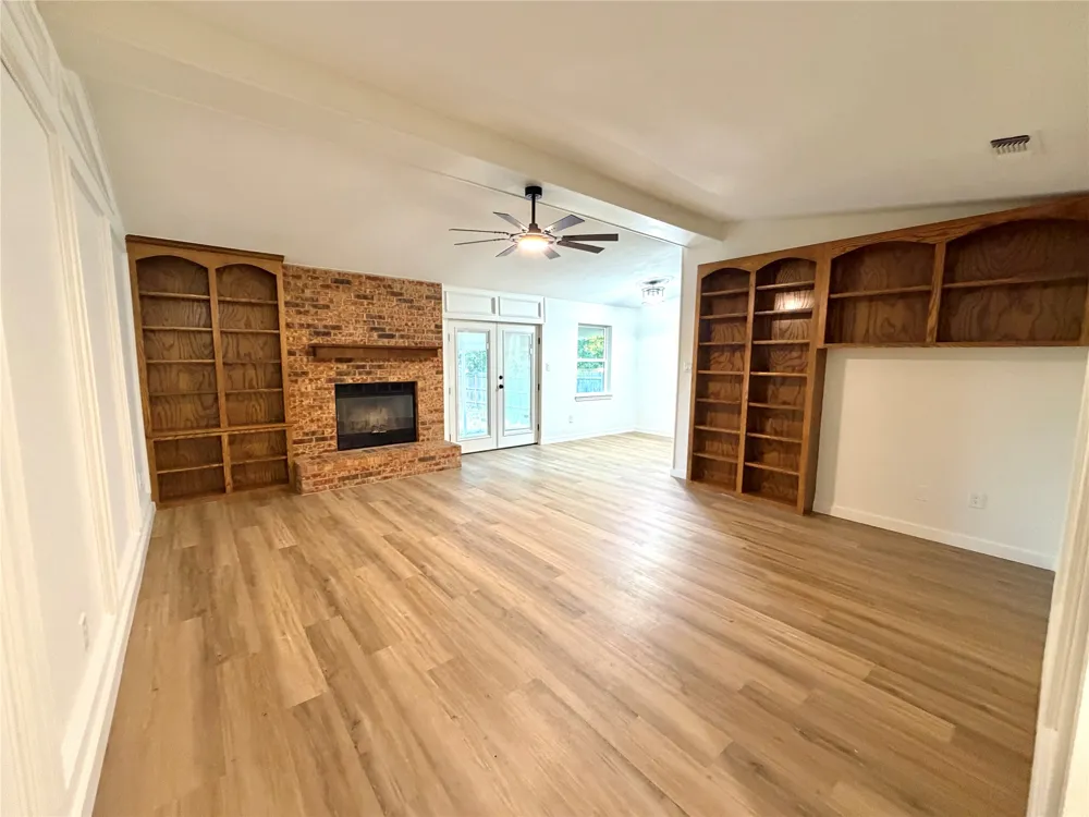 102 S Sendero Drive Decatur, TX 76234