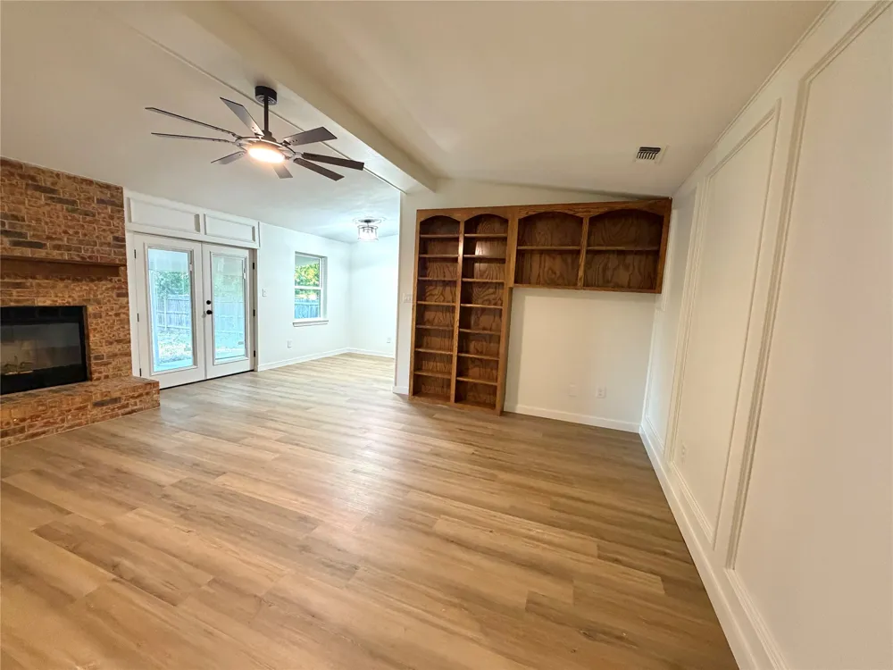 102 S Sendero Drive Decatur, TX 76234