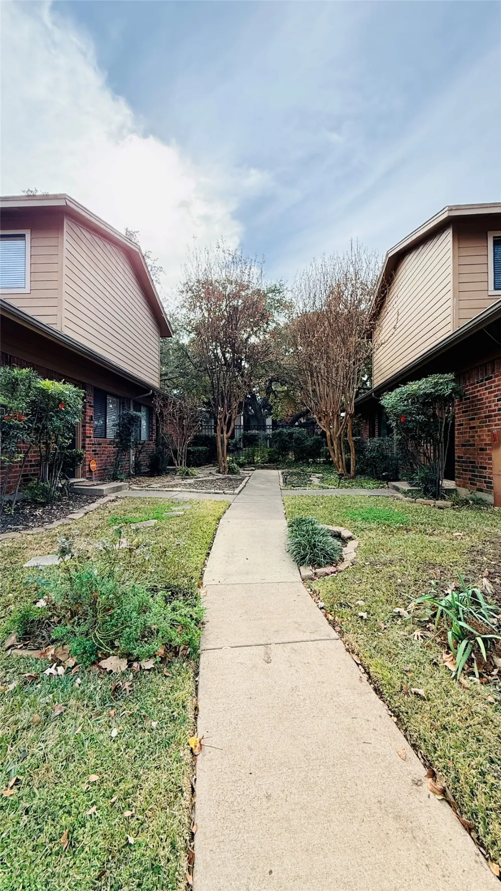 5761 Cedar Creek Drive Benbrook, TX 76109