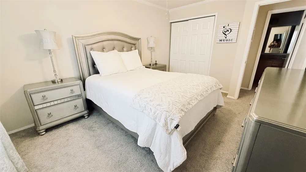 5761 Cedar Creek Drive Benbrook, TX 76109