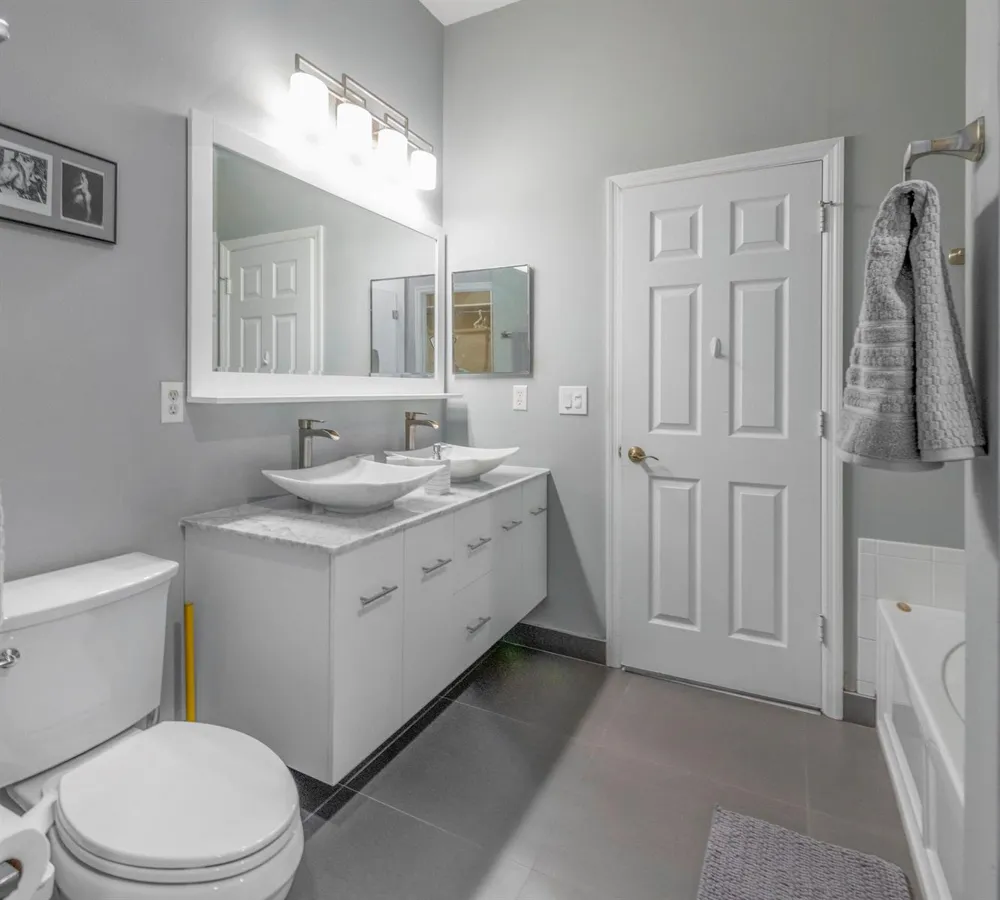 4931 Bonsai Circle #211 Palm Beach Gardens, FL 33418