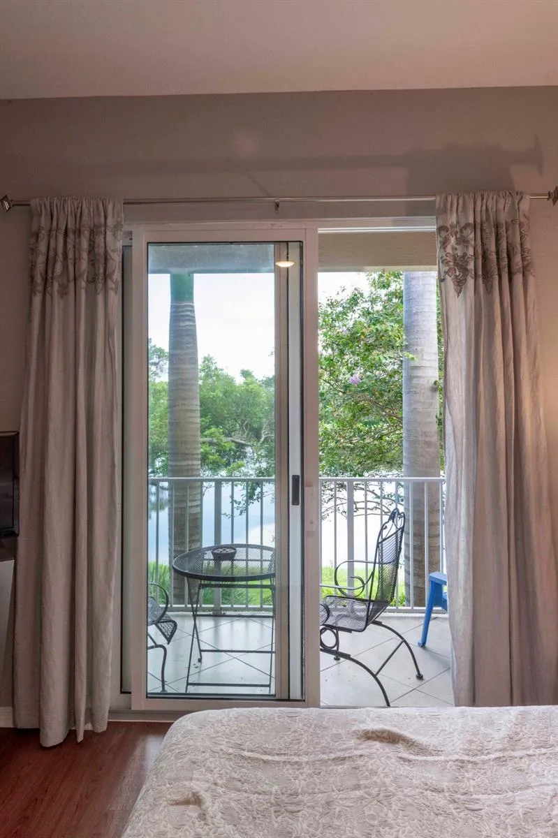 4931 Bonsai Circle #211 Palm Beach Gardens, FL 33418