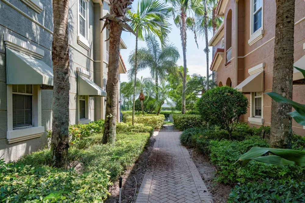 4931 Bonsai Circle #211 Palm Beach Gardens, FL 33418