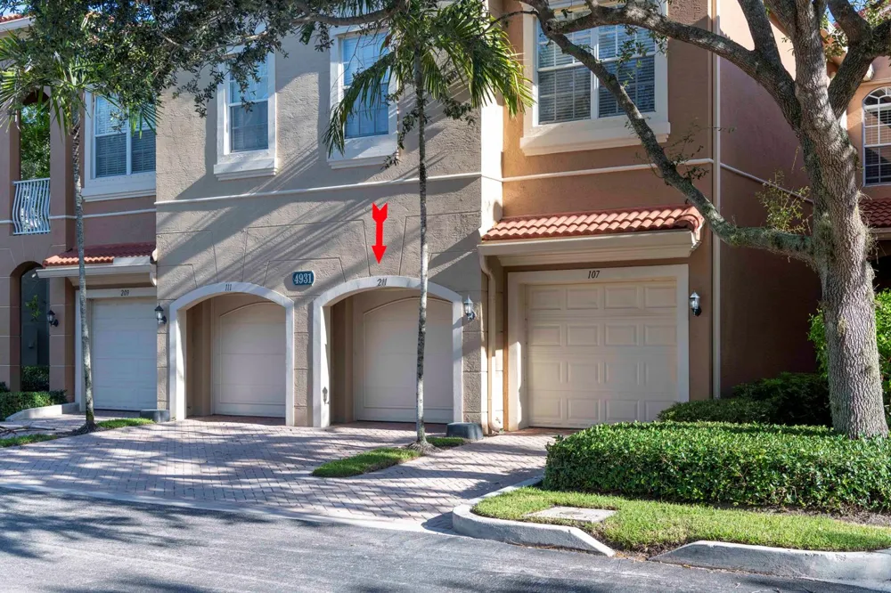 4931 Bonsai Circle #211 Palm Beach Gardens, FL 33418