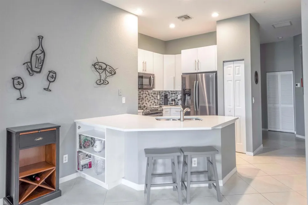 4931 Bonsai Circle #211 Palm Beach Gardens, FL 33418