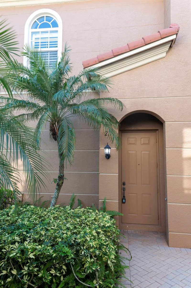 4931 Bonsai Circle #211 Palm Beach Gardens, FL 33418