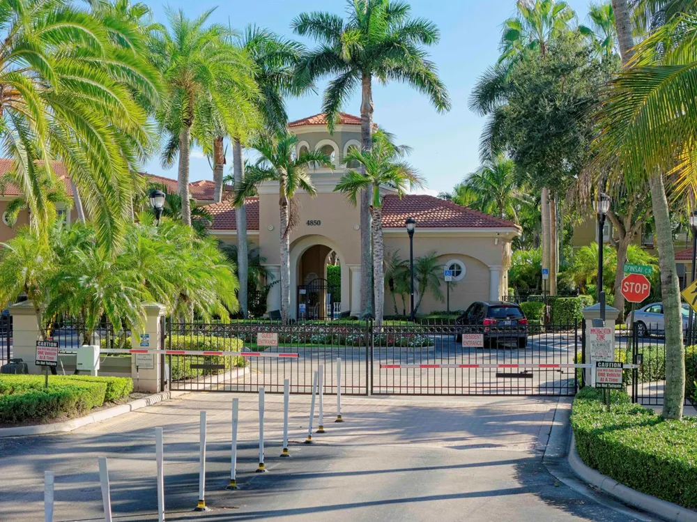 4931 Bonsai Circle #211 Palm Beach Gardens, FL 33418