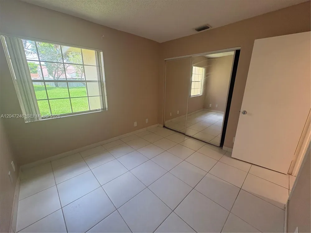 1479 Springside Dr Weston, FL 33326