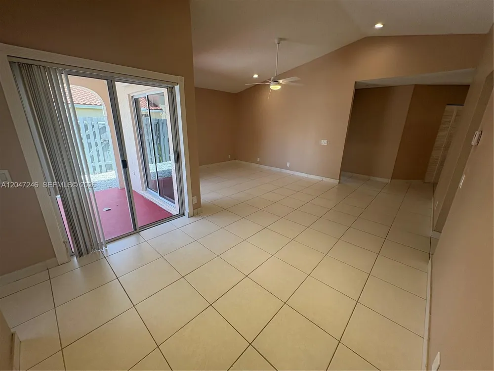 1479 Springside Dr Weston, FL 33326