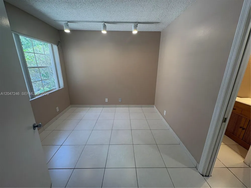 1479 Springside Dr Weston, FL 33326