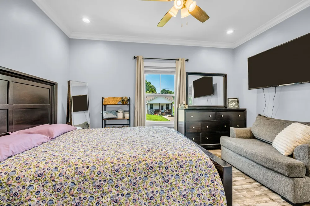 112 Holland Dr Burns, TN 37029