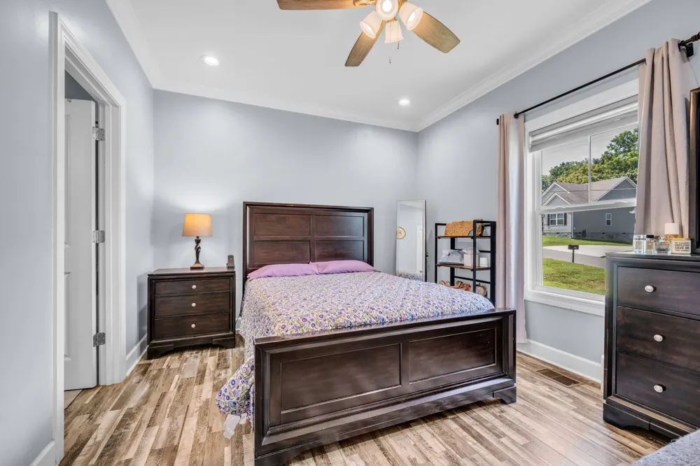 112 Holland Dr Burns, TN 37029