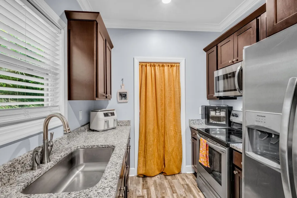 112 Holland Dr Burns, TN 37029
