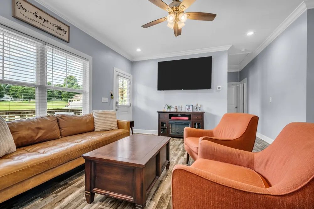 112 Holland Dr Burns, TN 37029