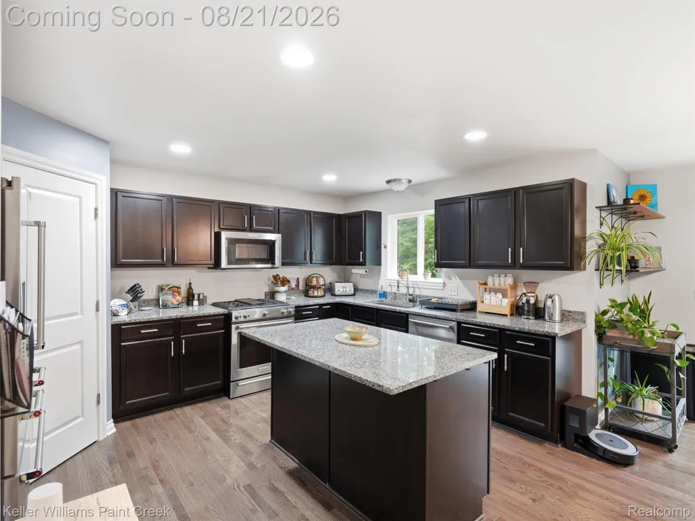 8879 Indigo Lane Ypsilanti Charter Township, MI 48197