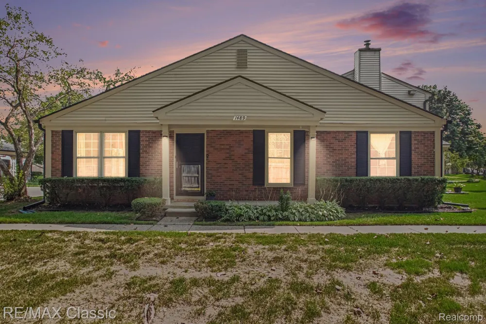 1489 Dover Hill Walled Lake City, MI 48390