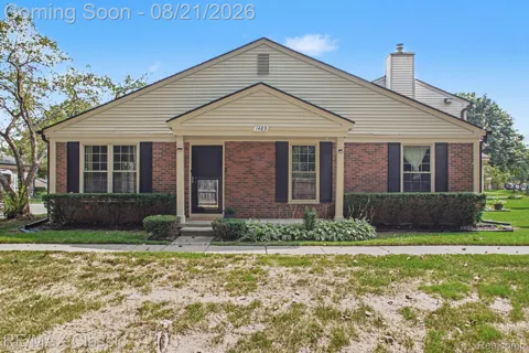 1489 Dover Hill