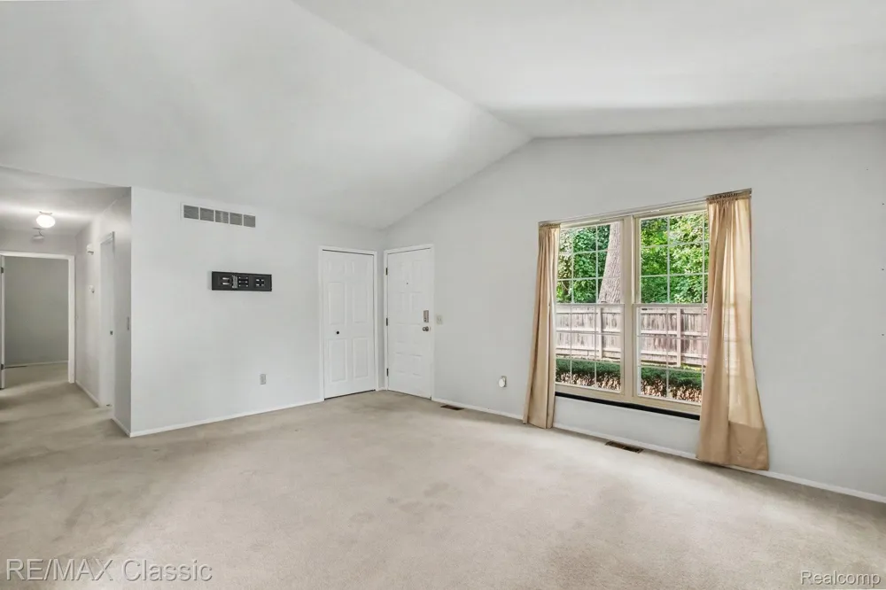 1489 Dover Hill Walled Lake City, MI 48390