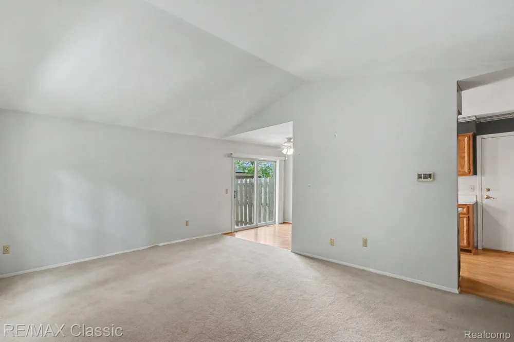 1489 Dover Hill Walled Lake City, MI 48390