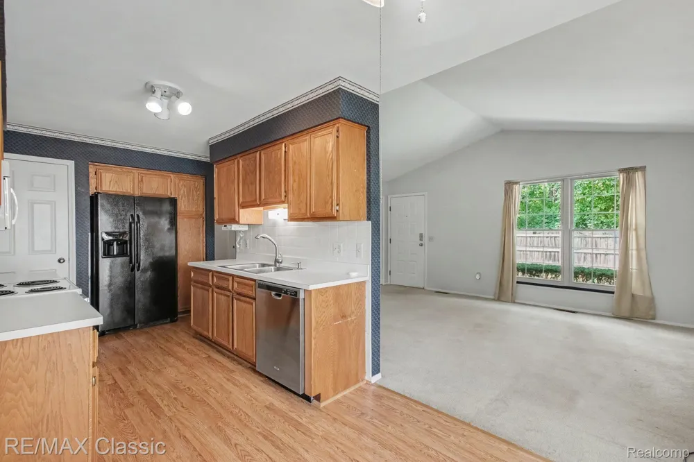 1489 Dover Hill Walled Lake City, MI 48390