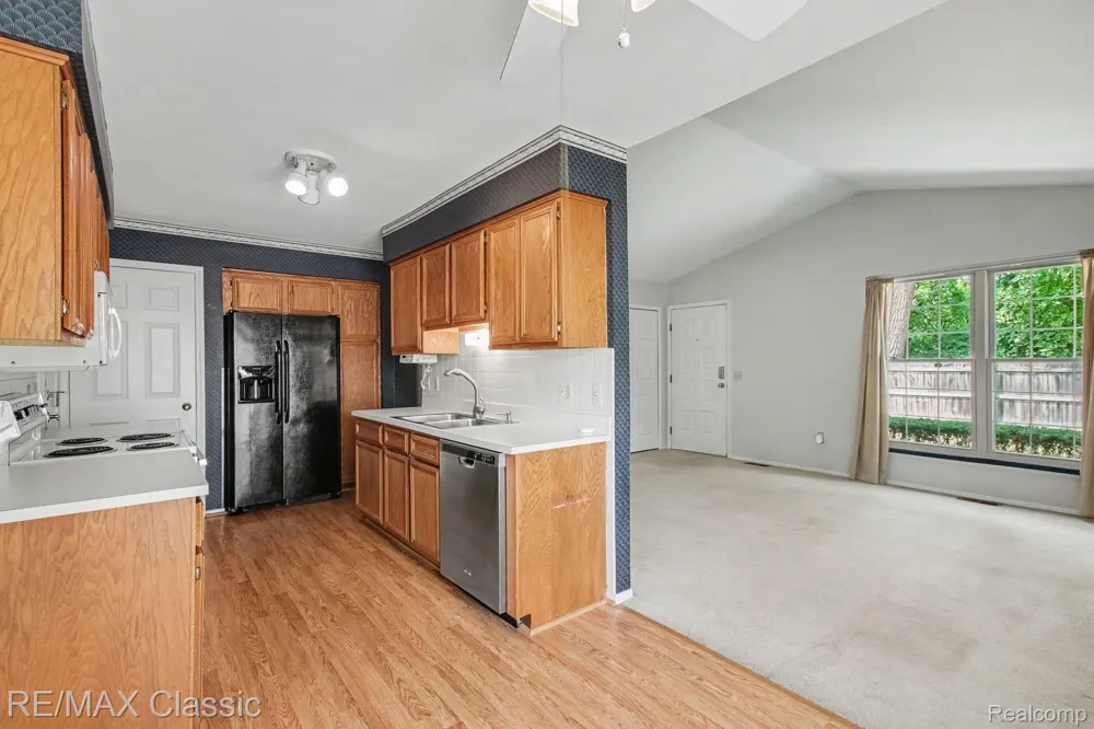 1489 Dover Hill Walled Lake City, MI 48390
