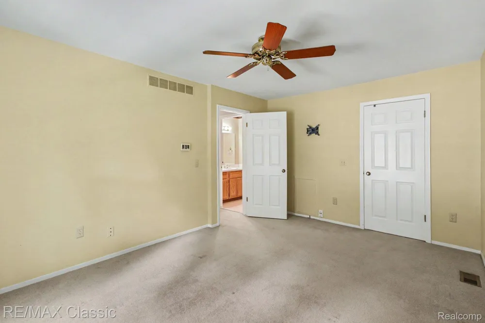 1489 Dover Hill Walled Lake City, MI 48390