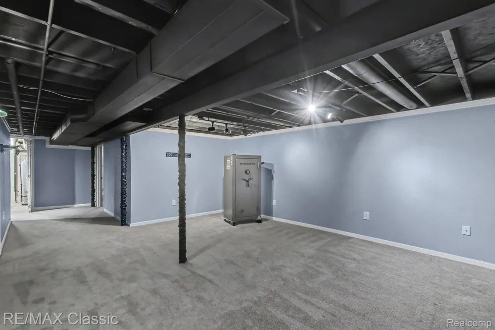 1489 Dover Hill Walled Lake City, MI 48390