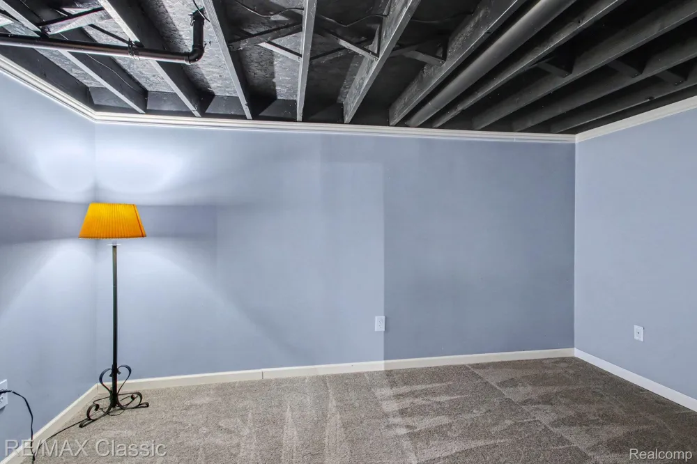 1489 Dover Hill Walled Lake City, MI 48390