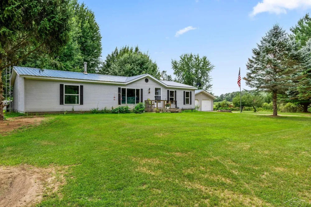 6178 Meridith Grade Road Franklin Township, MI 48625