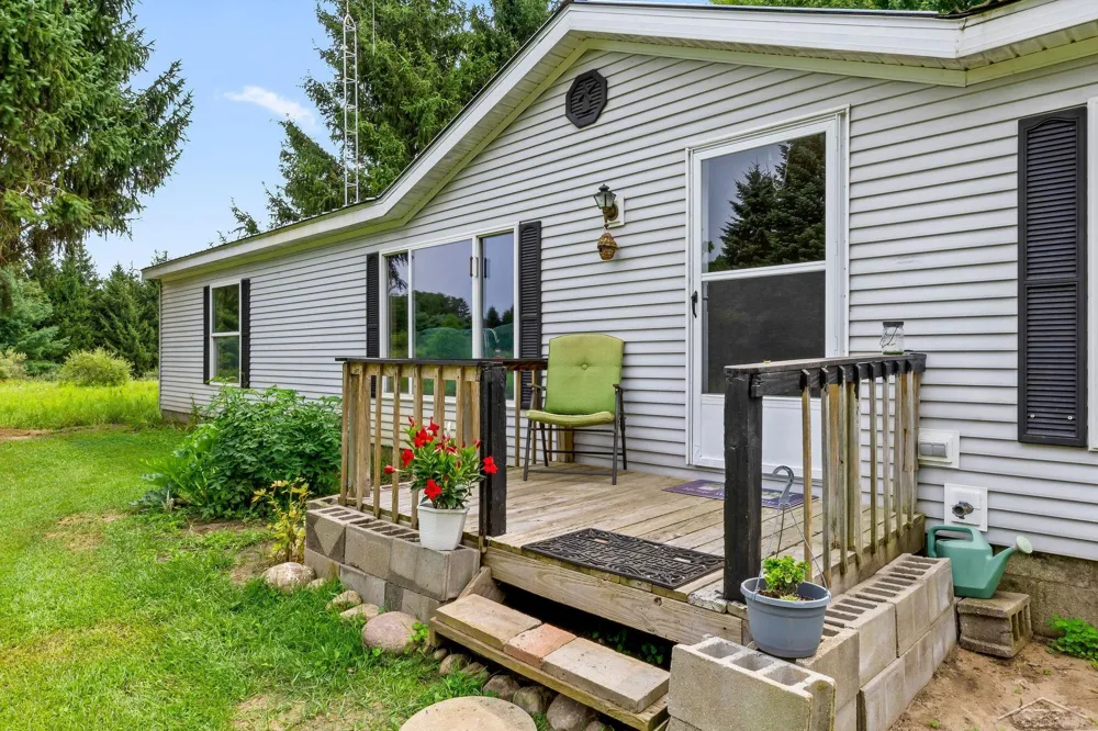 6178 Meridith Grade Road Franklin Township, MI 48625