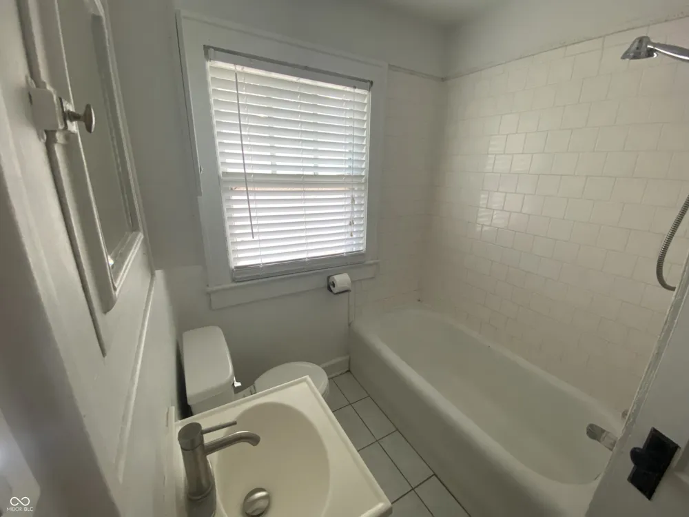 5267 College Avenue Indianapolis, IN 46220