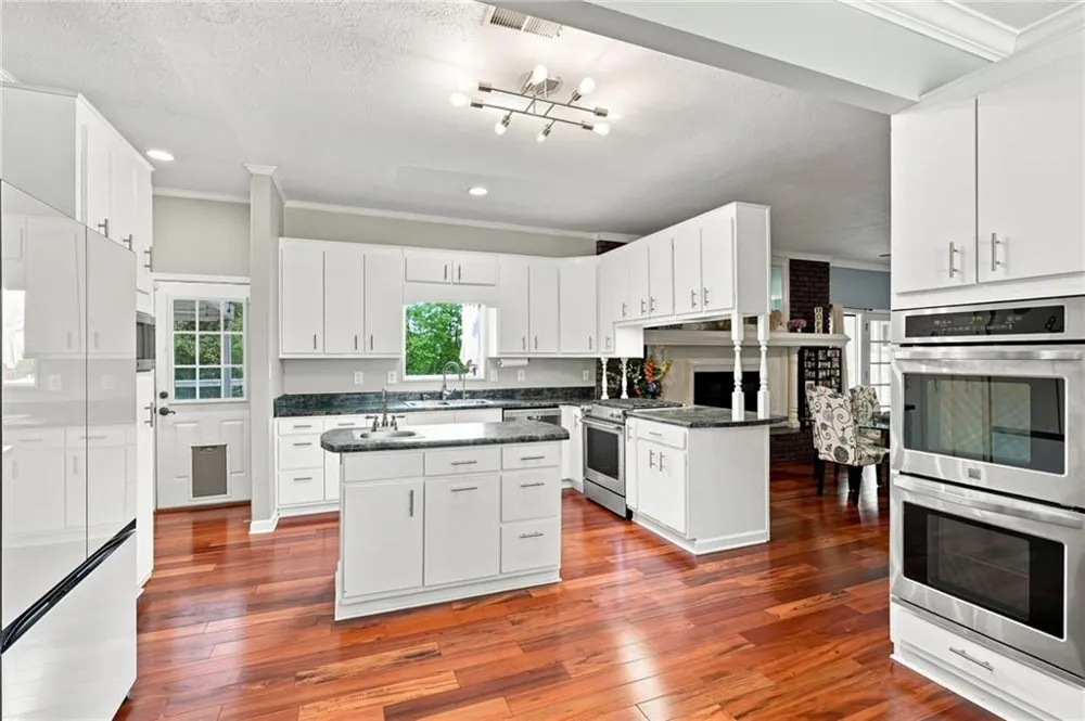 2716 S 16 Highway Carrollton, GA 30116