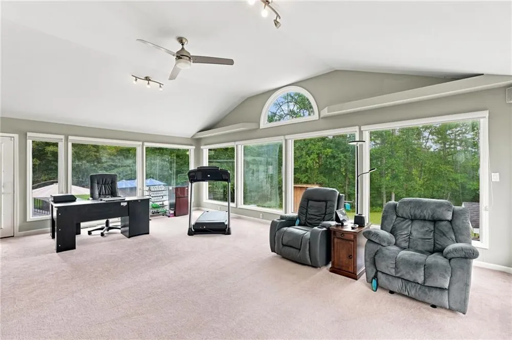 2716 S 16 Highway Carrollton, GA 30116