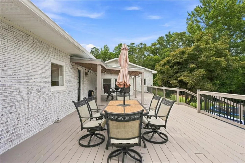 2716 S 16 Highway Carrollton, GA 30116