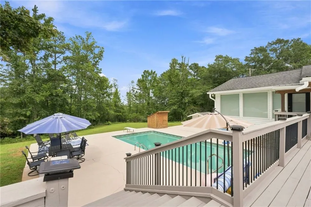 2716 S 16 Highway Carrollton, GA 30116