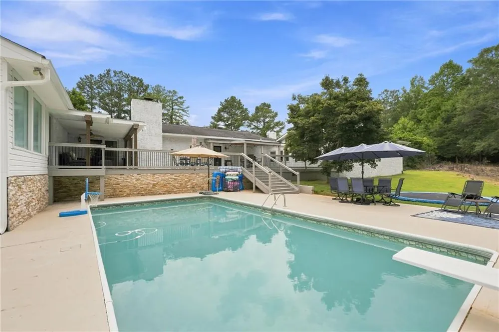 2716 S 16 Highway Carrollton, GA 30116