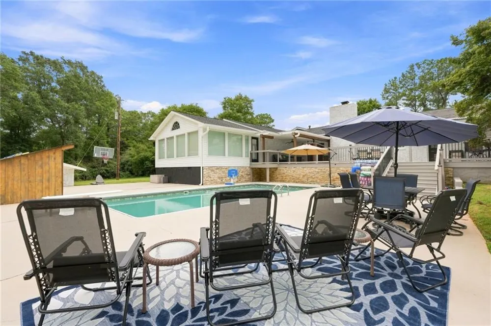 2716 S 16 Highway Carrollton, GA 30116