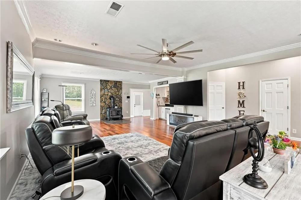2716 S 16 Highway Carrollton, GA 30116